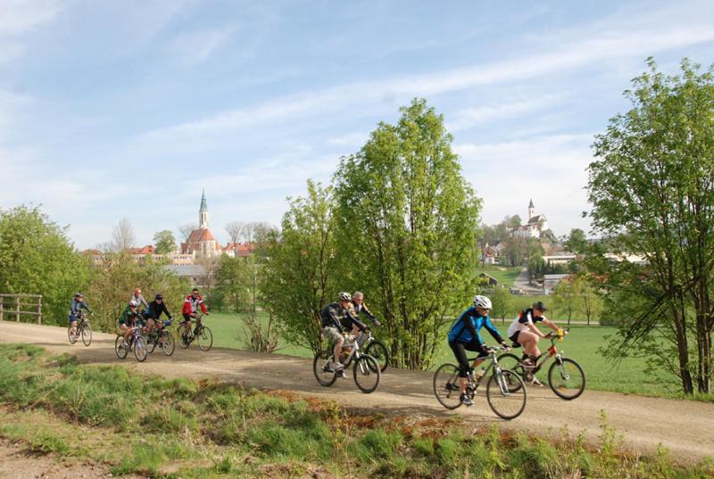Landgasthof Am Sonnenhang Vohenstrauss Esterno foto