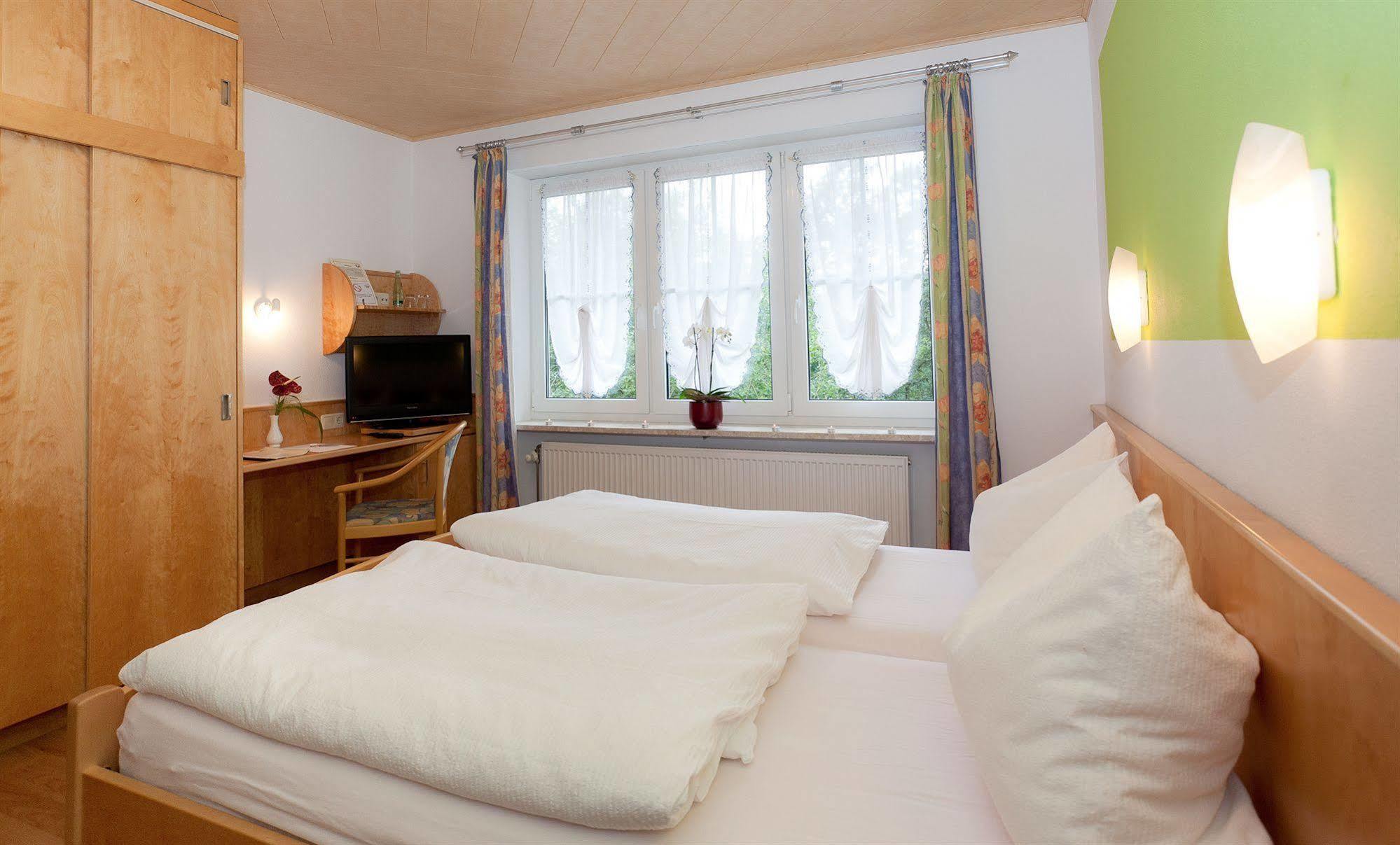 Landgasthof Am Sonnenhang Vohenstrauss Esterno foto
